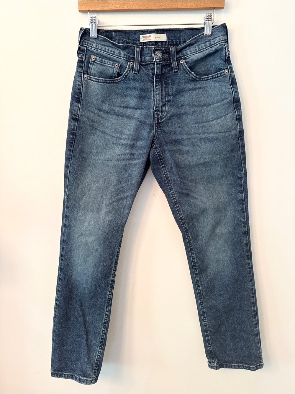 Signature‎ by Levi Strauss Men’s Athletic Fit Jeans Size 28x30 *runs small*